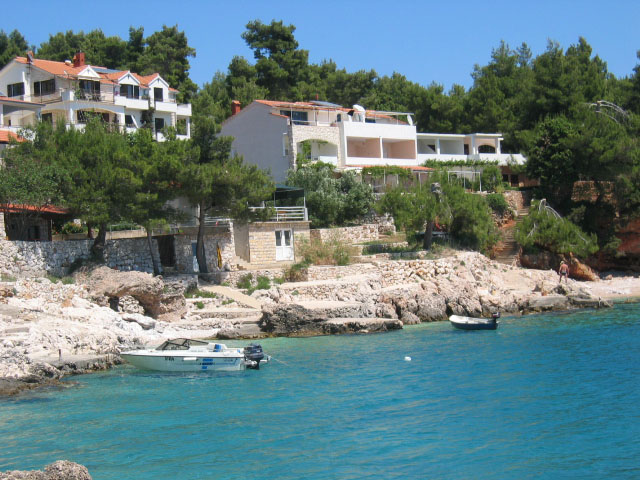 Hier sehen Sie das Ferienhaus mit den Apartments auf der Insel Hvar
